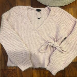 Express Light Pink V-Neck Sweater with Bow